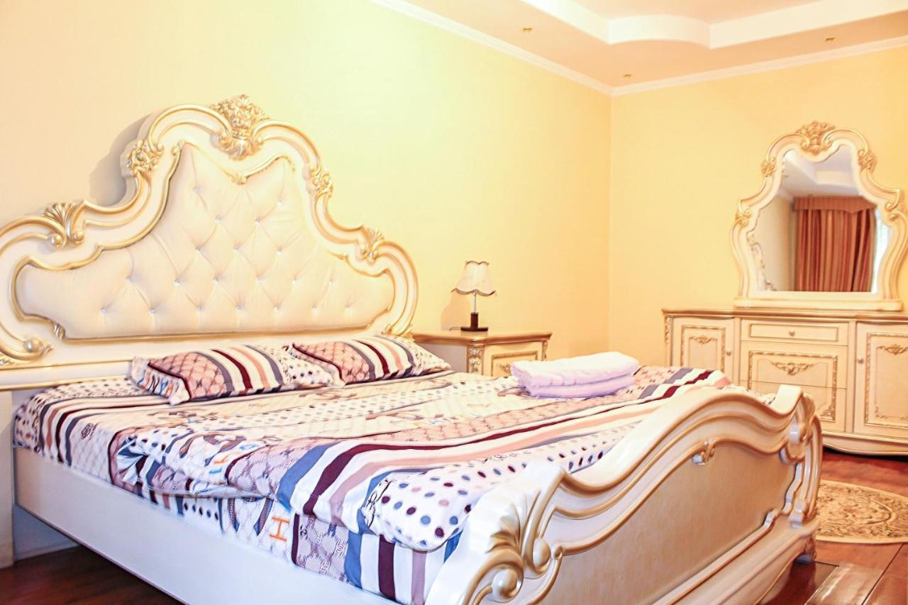 Tolebaeva 65 Apartamento Almaty Exterior foto