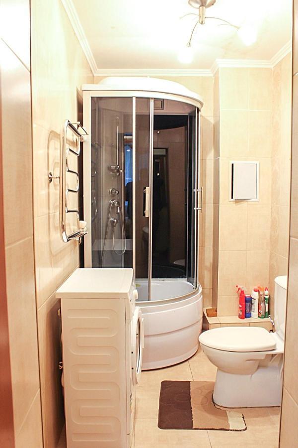 Tolebaeva 65 Apartamento Almaty Exterior foto