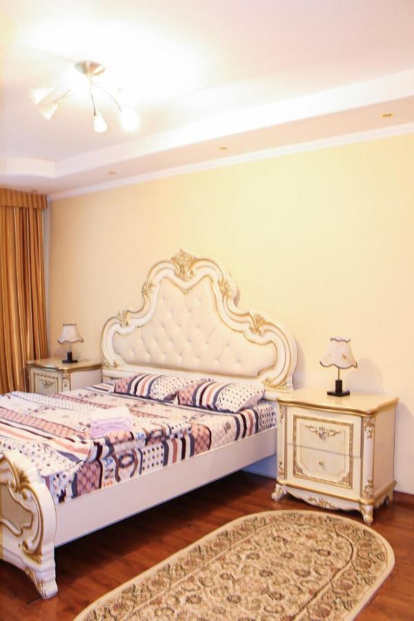 Tolebaeva 65 Apartamento Almaty Exterior foto