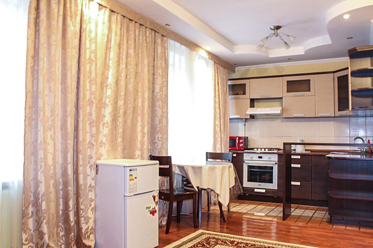 Tolebaeva 65 Apartamento Almaty Exterior foto